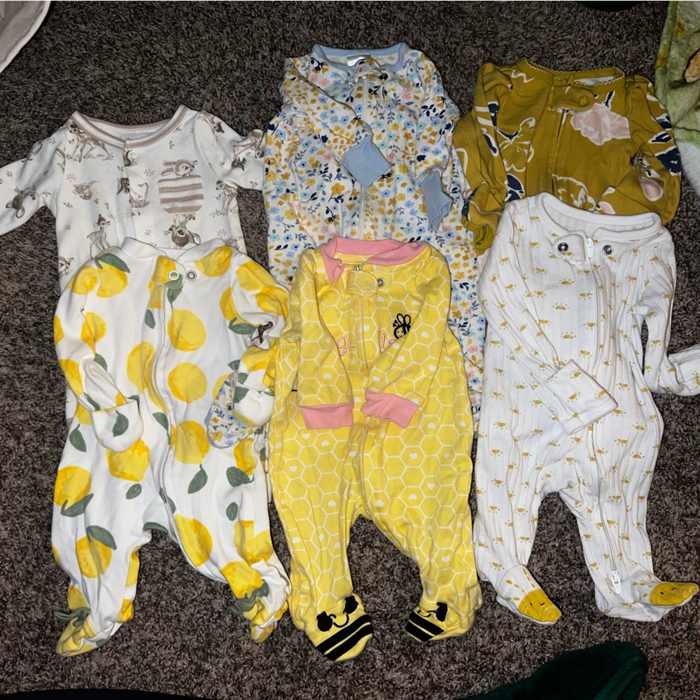Bundle of 6 Newborn Pajamas